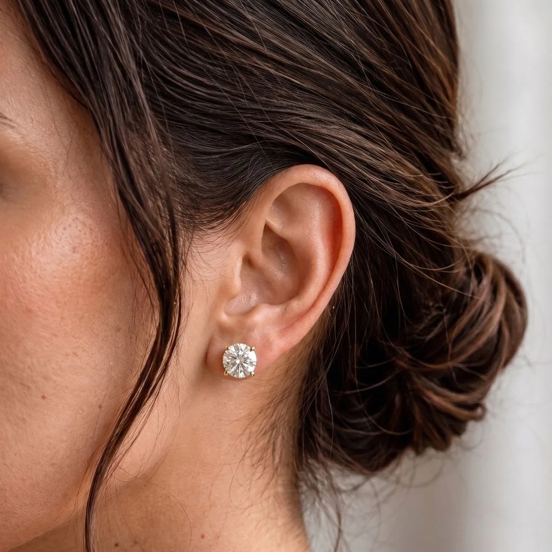 Round stud earrings