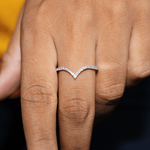 Load image into Gallery viewer, Curved Moissanite Wedding Band