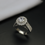 Load image into Gallery viewer, 4.50 Ct Round Shaped Halo Moissanite Engagement Ring in White Gold