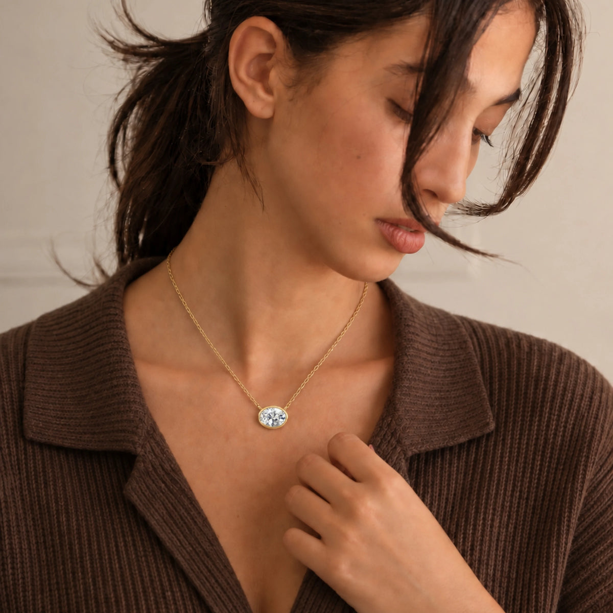 Oval bezel set necklace