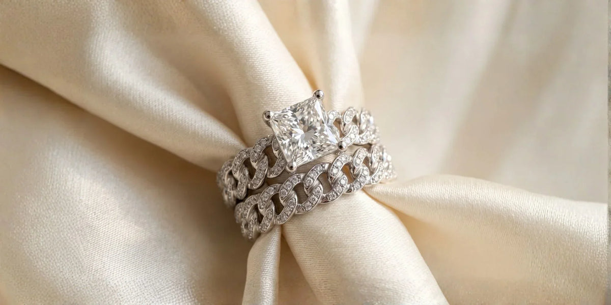 Princess bridal set with an interlocking chain link band