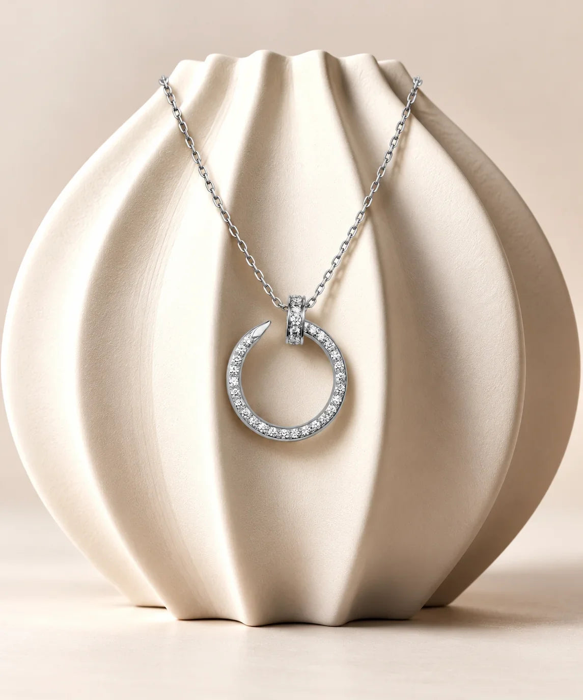 Men's moissanite pendant