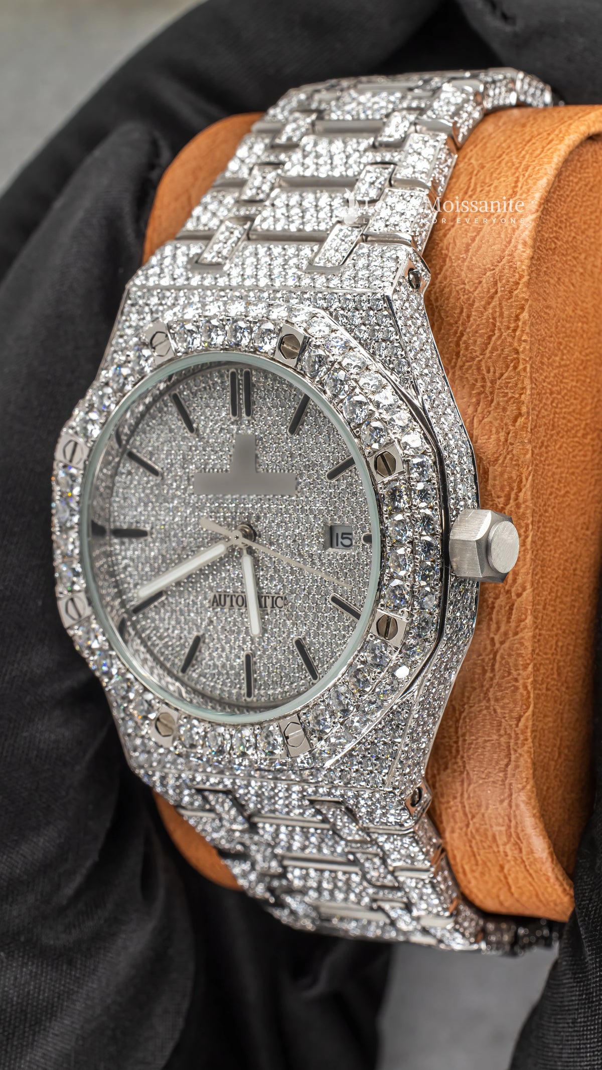 Side view of men's vvs moissanite ap watch