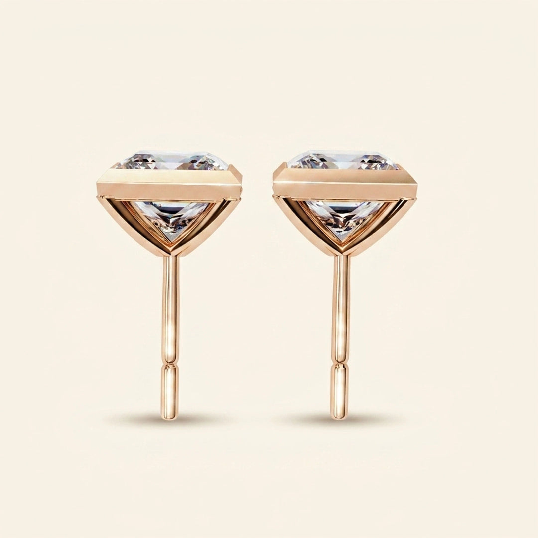 Boucles d'oreilles carrées clous avec sertissage plat