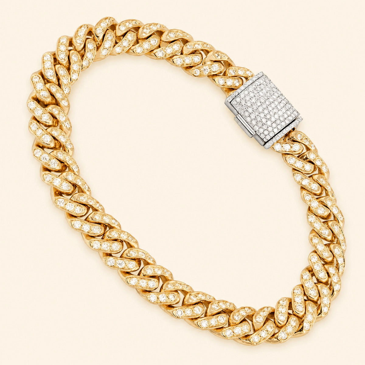 Pulsera de eslabones cubanos de corte redondo de 5,50 quilates en oro amarillo