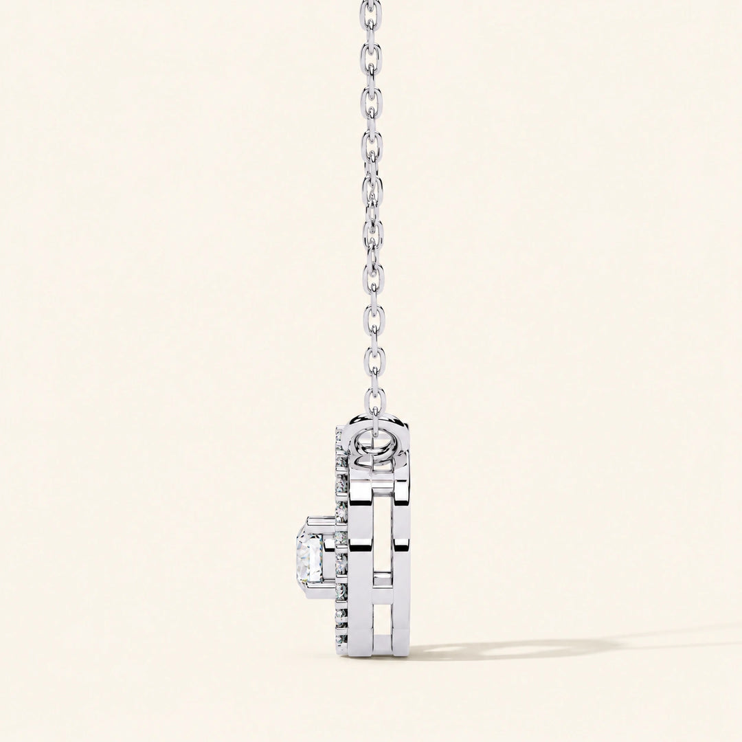 Side View Of Round Cut Quatrefoil Necklace