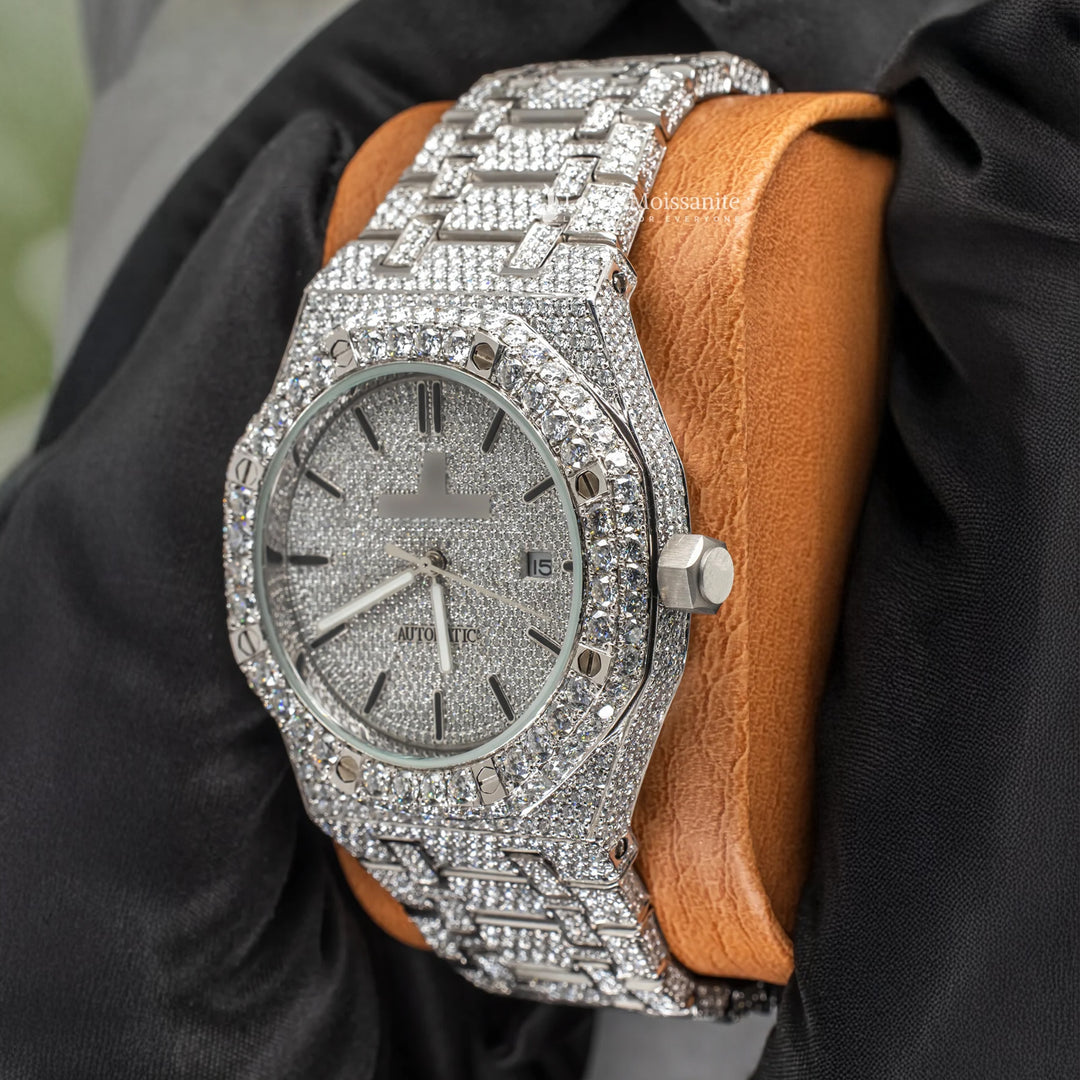 Side View Of Mens-Vvs-Moissanite-Ap-Watch