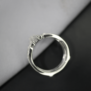 Curved Moissnaite ring
