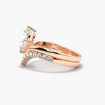 Load image into Gallery viewer, 1.20 Ct Pear Cut Curved Moissanite Bridal Set in White Gold
