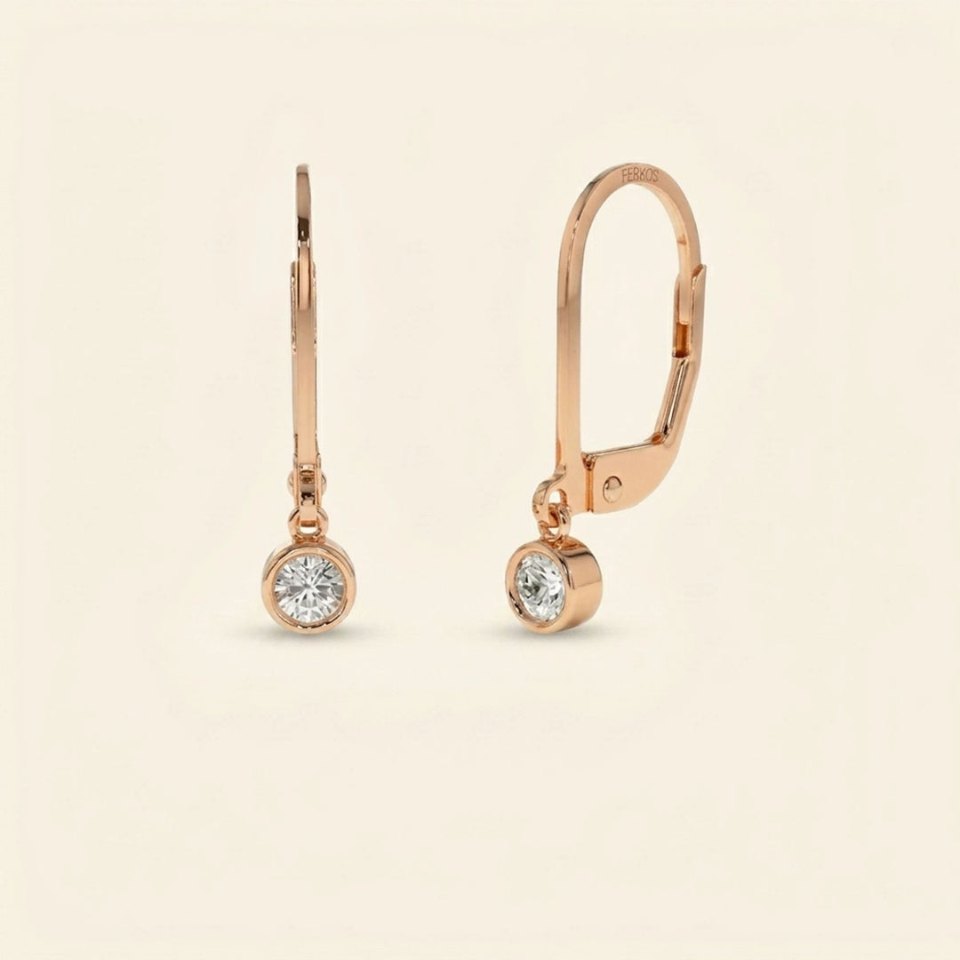Boucles d'oreilles pendantes serties clos