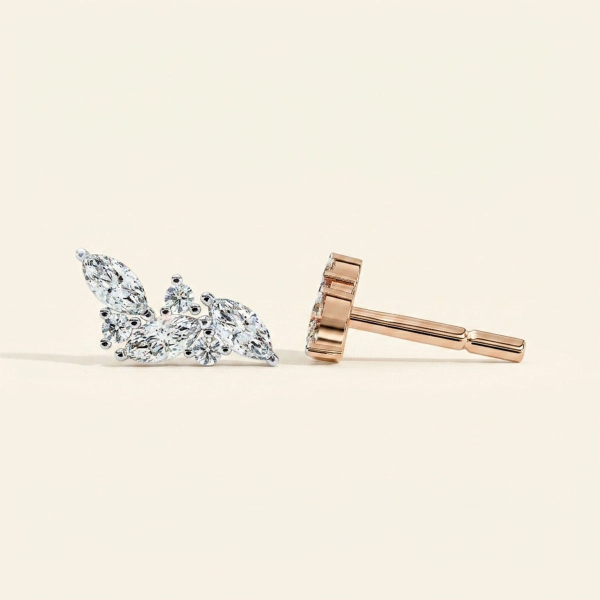 Boucles d'oreilles clous en grappe florale