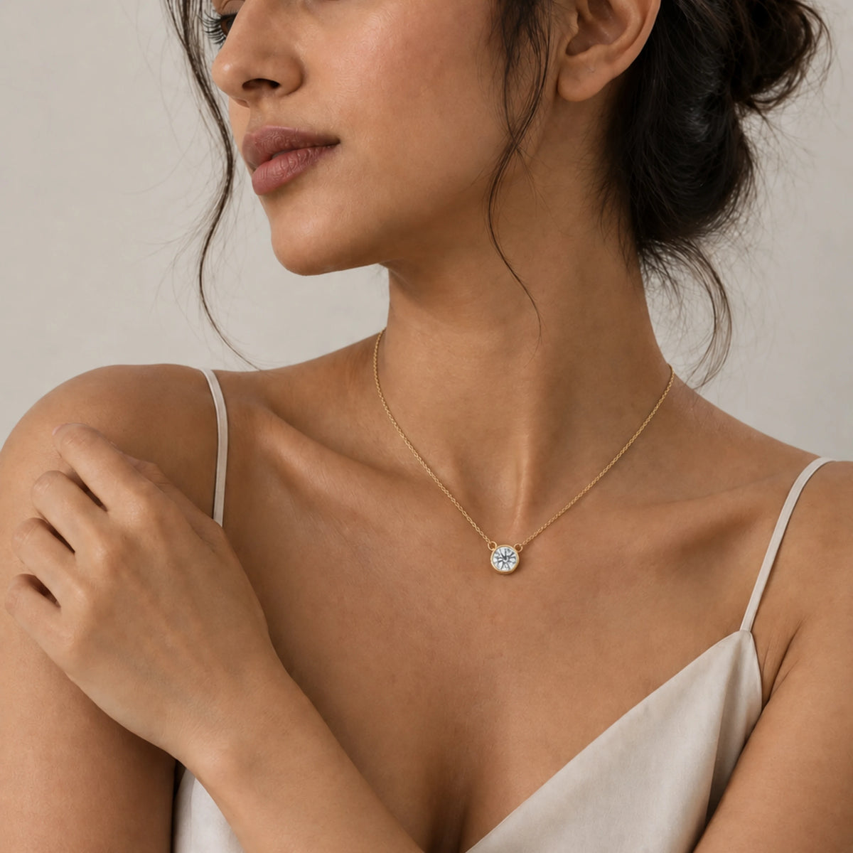 Round cut bezel set necklace
