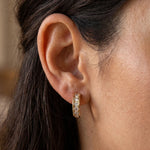 Load image into Gallery viewer, Boucles d'oreilles créoles Huggie
