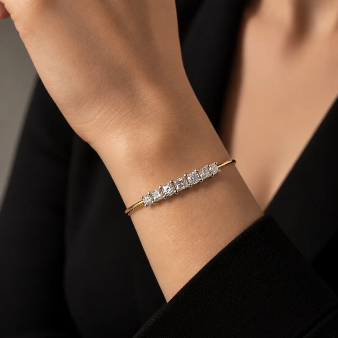 Line bangle bracelet