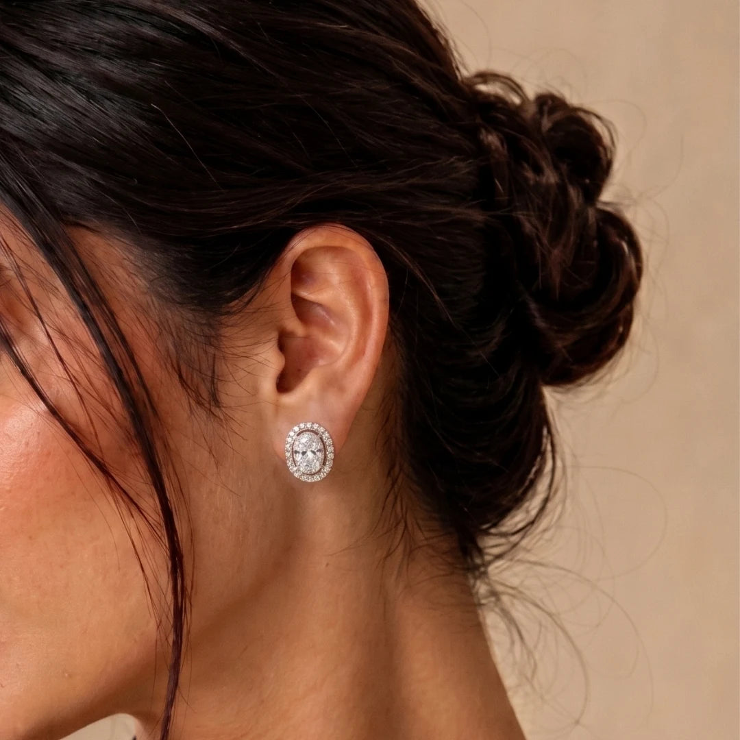 Puces d'oreilles ovales avec halo