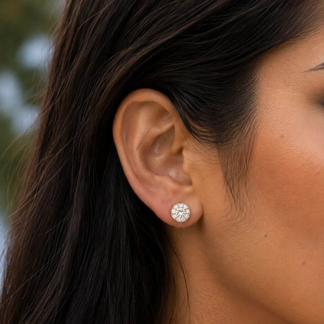 Earrings studs with halo design