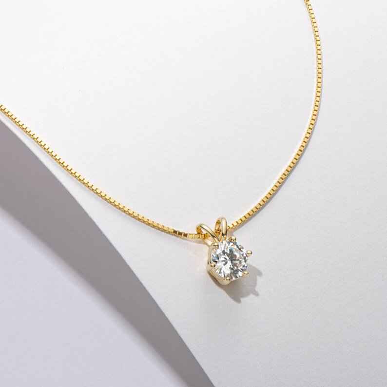2 Carat Round Cut Solitaire Moissanite Solitaire Pendant in Silver
