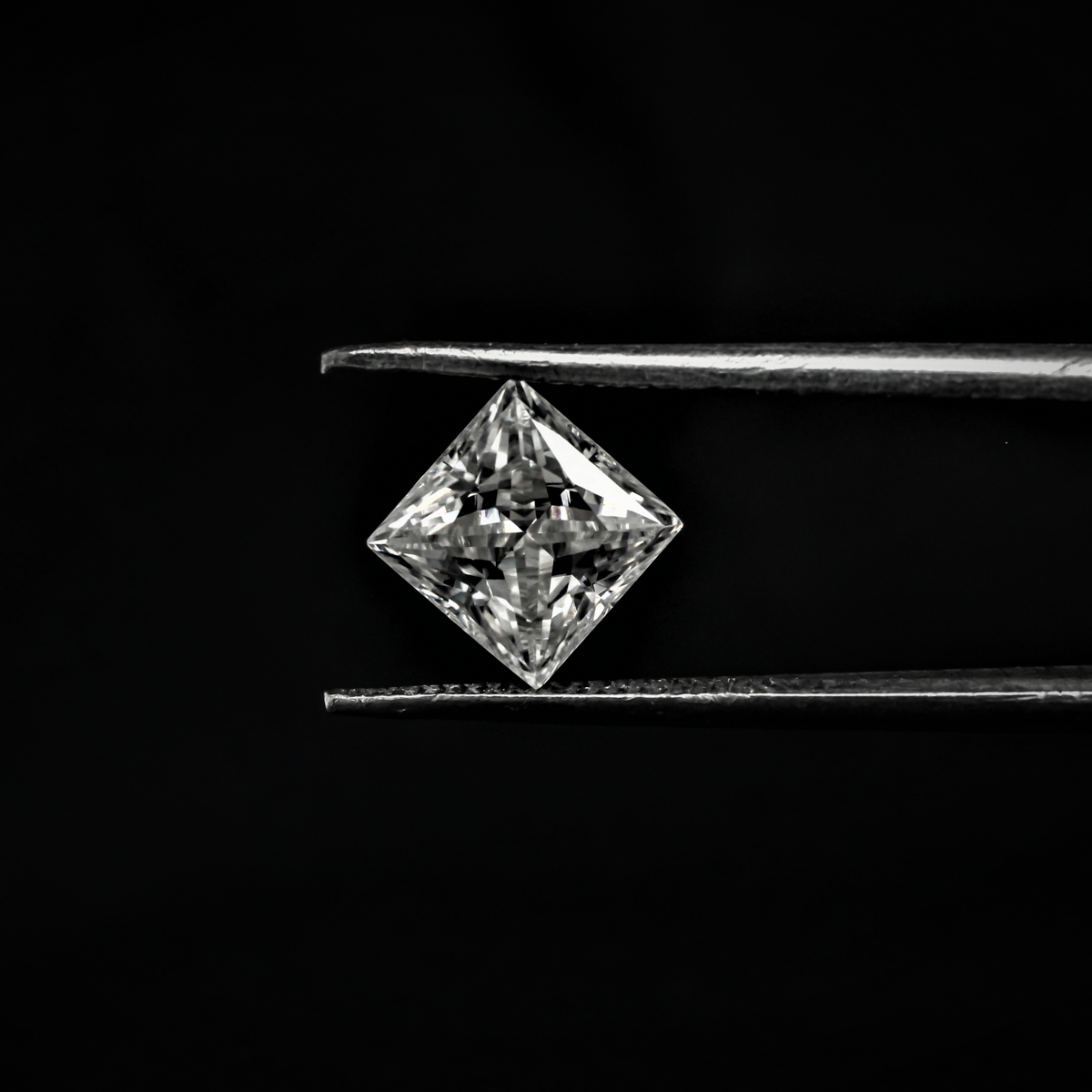 Princess cut moissanite stone