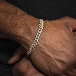 Load image into Gallery viewer, 5.50 Carat Round Cut Cuban Link Hip Hop Bracelet in Yellow Gold

